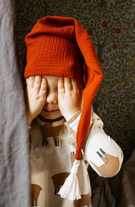 Taini Clothing - christmas hat rust