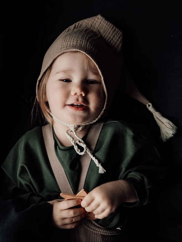 Taini Clothing - christmas bonnet, beige