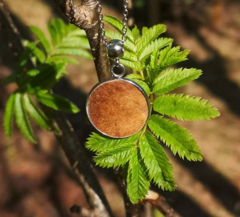 Luoniva - Kaarna, necklace made of antler